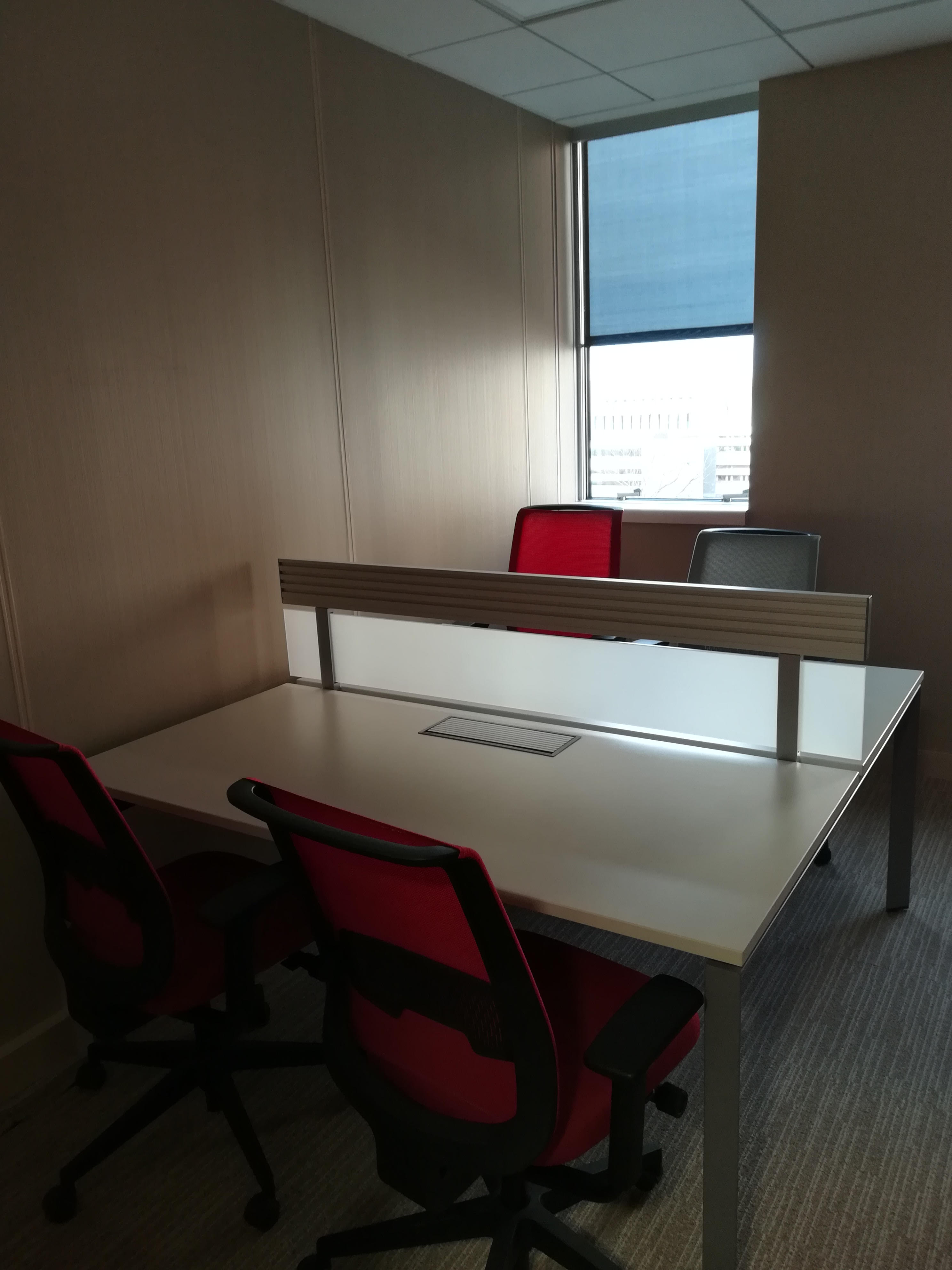Bureau 417.jpg "Le 417" - Bureaux à plusieurs de 3 places à 4 places