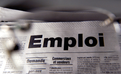 Petite annonce emploi dans le journal