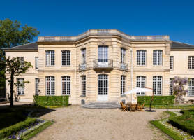 HÔTEL DE LA COMTESSE DU BARRY